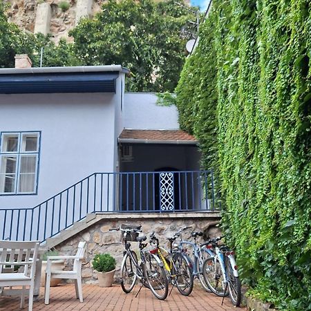 Ister Guesthouse Естерґом Екстер'єр фото