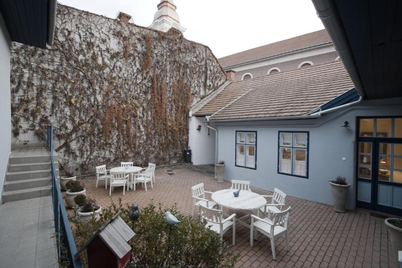 Ister Guesthouse Естерґом Екстер'єр фото