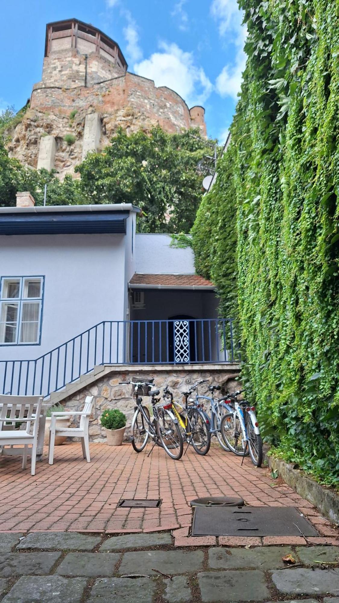 Ister Guesthouse Естерґом Екстер'єр фото